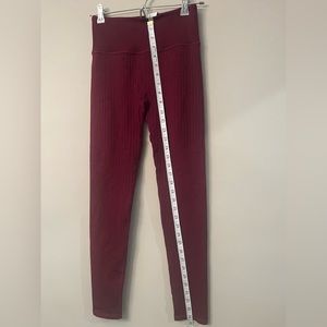 NWT FABLETICS HIGH WAISTED SEAMLESS RIBBED LEGGING Sz S/6 BURGUNDY/MAROON